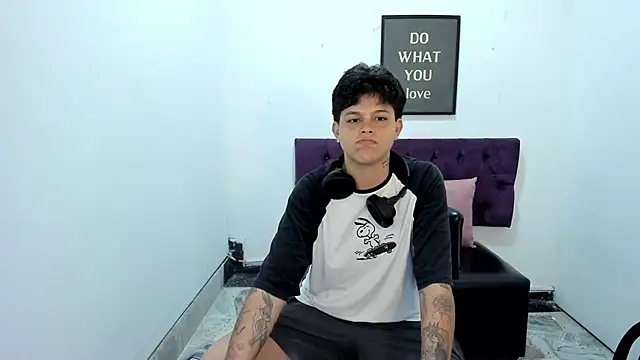 TomBoy Natali online show from April 2026 06:23:01 PM