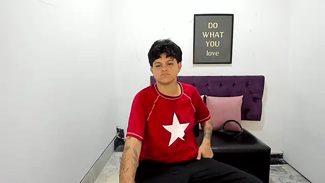 TomBoy Natali online show from April 2026 07:07:01 PM