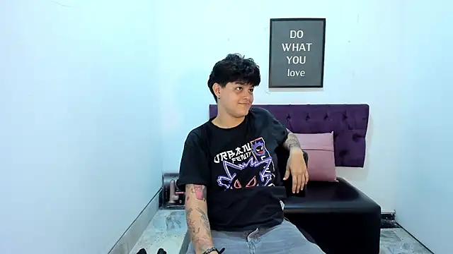 TomBoy Natali online show from March 2026 07:03:01 PM