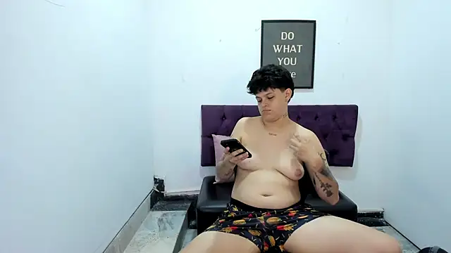 TomBoy Natali online show from April 2026 06:58:02 PM