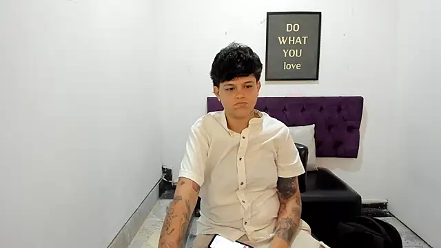 TomBoy Natali online show from April 2026 07:06:02 PM