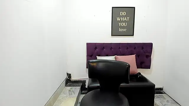 TomBoy Natali online show from April 2026 07:20:02 PM