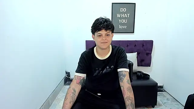 TomBoy Natali online show from April 2026 06:53:02 PM