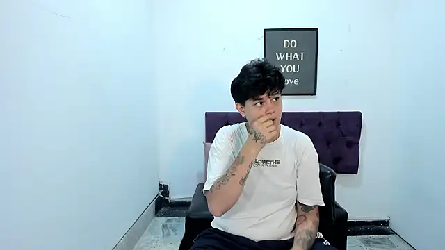 TomBoy Natali online show from March 2026 06:40:01 PM