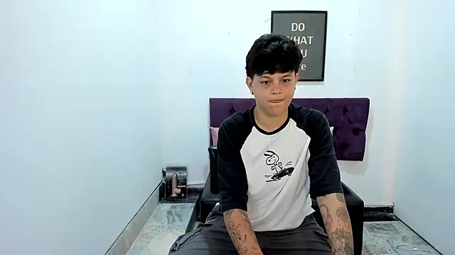 TomBoy Natali online show from April 2026 06:44:02 PM