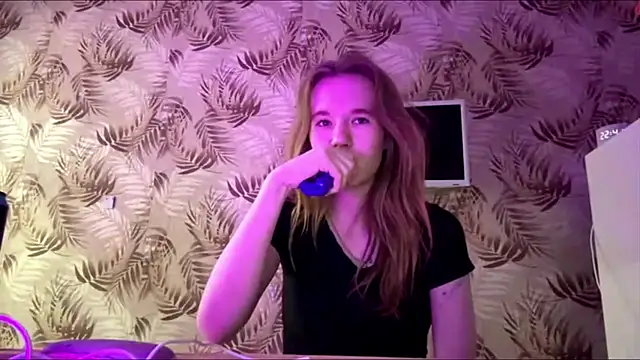 LeomaJee online show from April 2026 05:42:01 PM