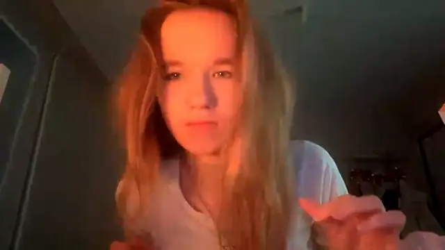 LeomaJee online show from April 2026 06:45:02 PM