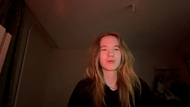 LeomaJee online show from April 2026 06:22:01 PM