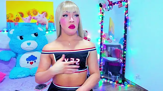 Dulce Fabiana  online show from March 2026 09:00:01 PM