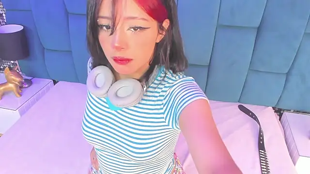 reze chaw online show from April 2026 11:39:02 AM