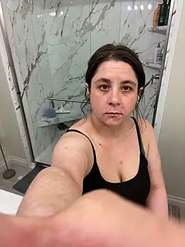 bratbabyannax online show from March 2026 03:24:02 PM