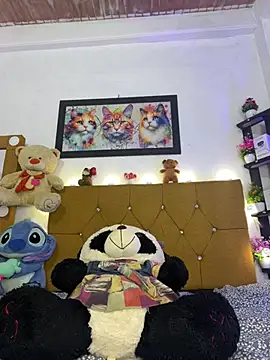 Antonella-smitt online show from March 2026 01:06:01 PM