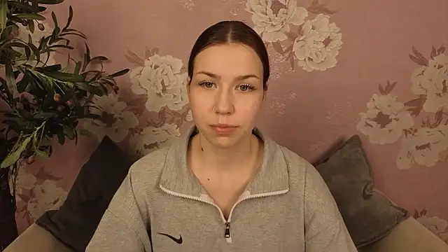 Snapshot of AleshiaFontes chatting on March 2026 11:50:02 AM AleshiaFontes online show from March 2026 11:50:02 AM