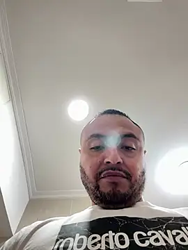 alexandeerr1986 online show from May 2026 11:01:02 PM