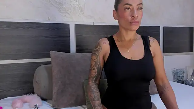 Snapshot of Natalia_Cruzz chatting on June 2026 08:03:01 PM Natalia Cruzz online show from June 2026 08:03:01 PM