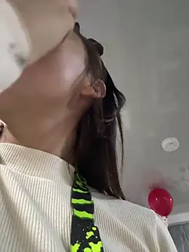   Nahomy online show from March 2026 11:29:02 AM