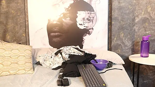 Mia and Belmonth online show from March 2026 06:31:01 PM