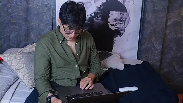 Mia and Belmonth online show from April 2026 06:45:02 PM