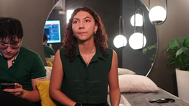 Mia and Belmonth online show from March 2026 06:41:01 PM