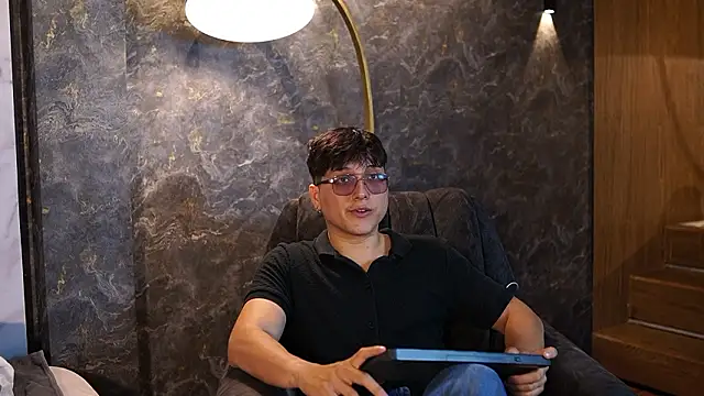 Mia and Belmonth online show from March 2026 07:26:01 PM