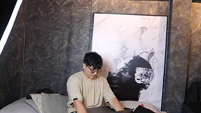 Mia and Belmonth online show from April 2026 06:55:01 PM