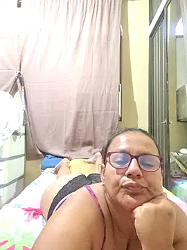 Roxy 77 online show from March 2026 11:29:02 AM