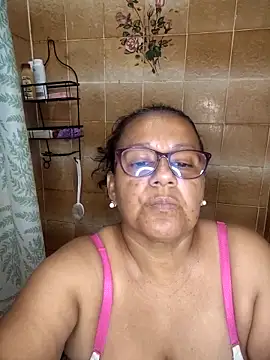 Roxy 77 online show from April 2026 07:31:02 PM