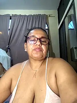 Roxy 77 online show from March 2026 11:24:01 AM