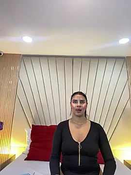 Snapshot of AnitaMore_ chatting on April 2026 04:33:01 PM AnitaMore online show from April 2026 04:33:01 PM