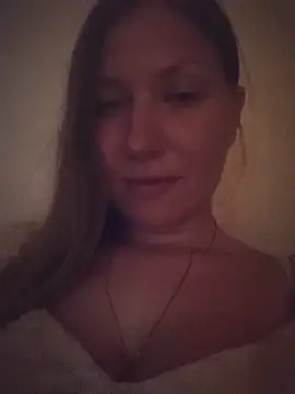 Snapshot of August_Shine chatting on May 2026 06:15:02 PM August Shine online show from May 2026 06:15:02 PM