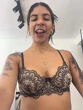Snapshot of VioletaHills_ chatting on May 2026 12:45:02 PM VioletaHills online show from May 2026 12:45:02 PM
