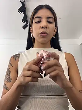 VioletaHills  online show from May 2026 01:49:02 PM