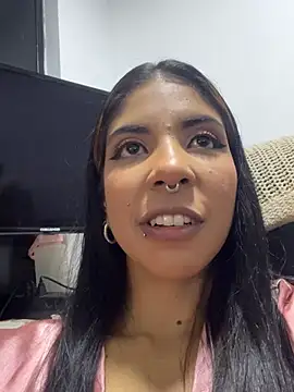 VioletaHills  online show from May 2026 02:08:01 PM