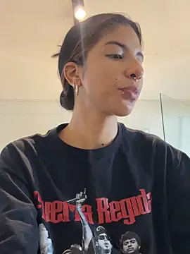 VioletaHills  online show from April 2026 01:29:02 PM