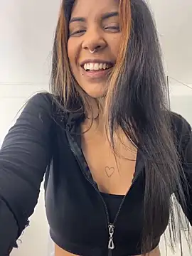 Snapshot of VioletaHills_ chatting on June 2026 12:11:01 PM VioletaHills online show from June 2026 12:11:01 PM