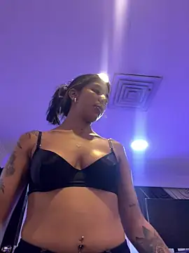 VioletaHills  online show from May 2026 12:58:02 PM