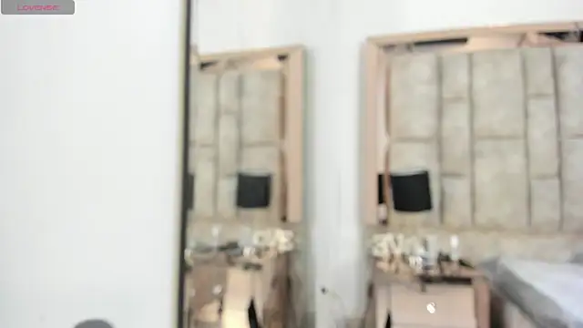 Titan Moreno  online show from April 2026 12:09:02 PM