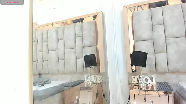 Titan Moreno  online show from April 2026 01:35:02 PM