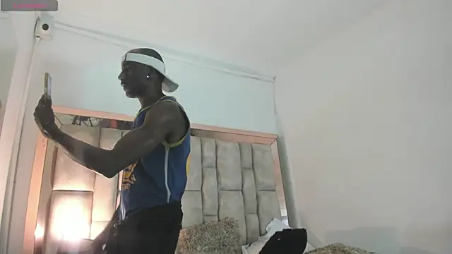 Snapshot of Titan_Moreno_ chatting on June 2026 01:15:01 AM Titan Moreno online show from June 2026 01:15:01 AM