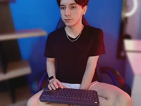 hollannd  online show from March 2026 01:06:01 PM