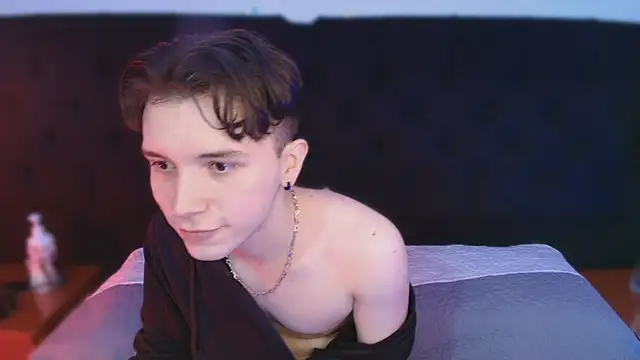 hollannd  online show from March 2026 03:21:02 PM