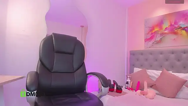 naomy jordan online show from March 2026 09:40:01 PM