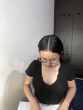 Anni Rose online show from April 2026 09:11:01 AM