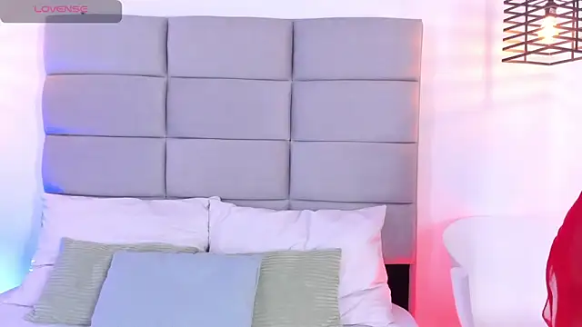 SensuallJenn online show from March 2026 08:10:01 PM