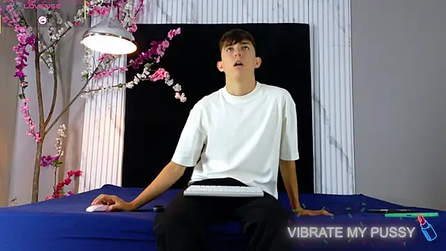 Danteandviolete cr online show from May 2026 11:37:01 AM