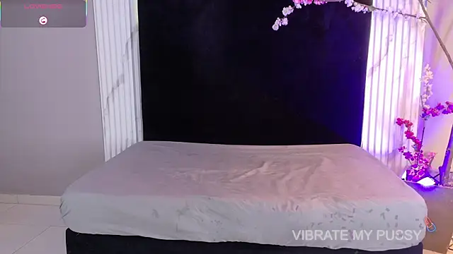 Danteandviolete cr online show from April 2026 11:26:01 AM