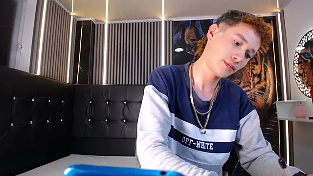 Snapshot of _Santi2 chatting on March 2026 09:00:02 PM Santi2 online show from March 2026 09:00:02 PM