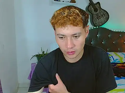  Santi2 online show from March 2026 08:22:01 PM