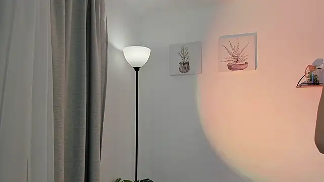 Snapshot of AlaiaRogers chatting on May 2026 10:43:02 AM AlaiaRogers online show from May 2026 10:43:02 AM