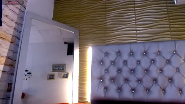 SolAvelary online show from April 2026 12:17:02 PM